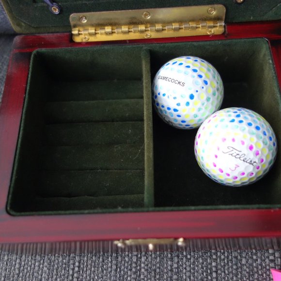 inBetweeners NFT#9570 x bigd0gg Golf Hand Designed Titleist Pro VI Golf Ball Set - Picture 10 of 14